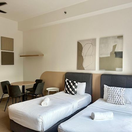 Mossaz Mana-Mana Suites Kuala Lumpur Петалинг Джая Екстериор снимка