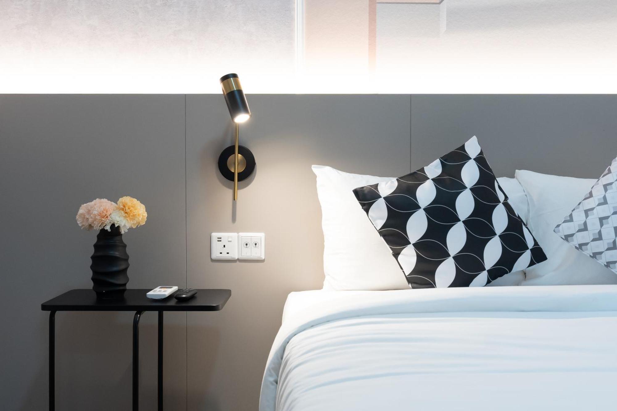 Mossaz Mana-Mana Suites Kuala Lumpur Петалинг Джая Екстериор снимка