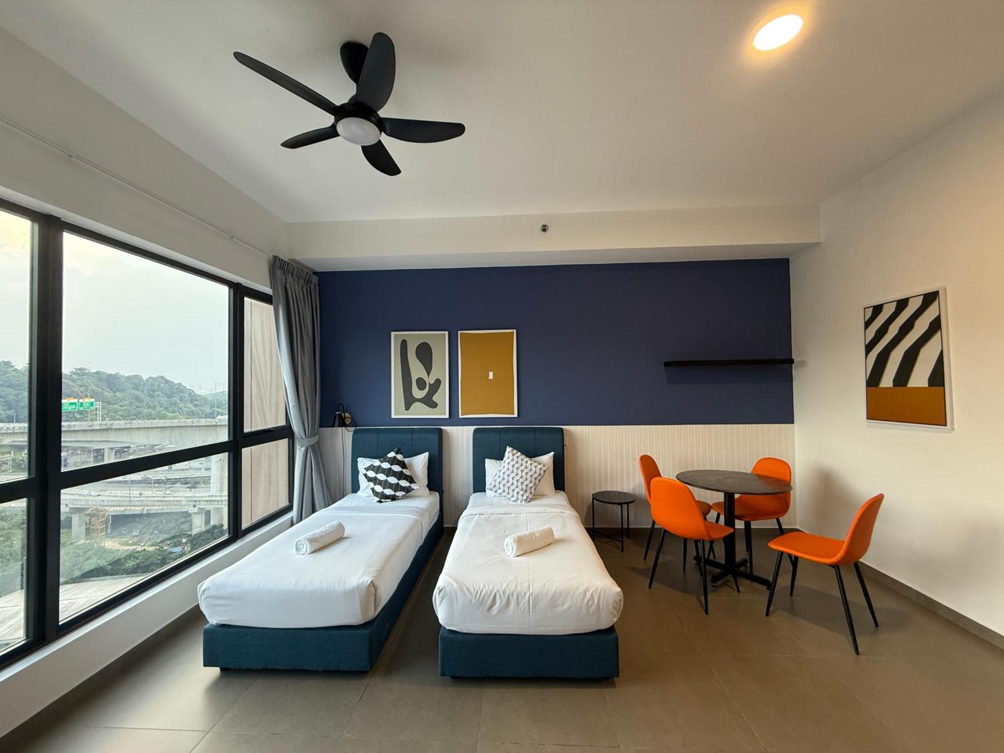 Mossaz Mana-Mana Suites Kuala Lumpur Петалинг Джая Екстериор снимка